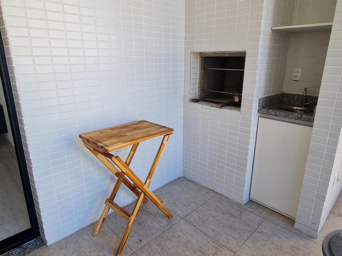 Apto Aconchegante: Beachfront Comfort with BBQ & Daily Cleaning Guaruja Exterior photo